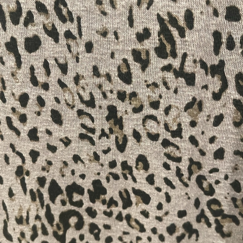 LEOPARD PRINT TOP - Picture 2 of 6